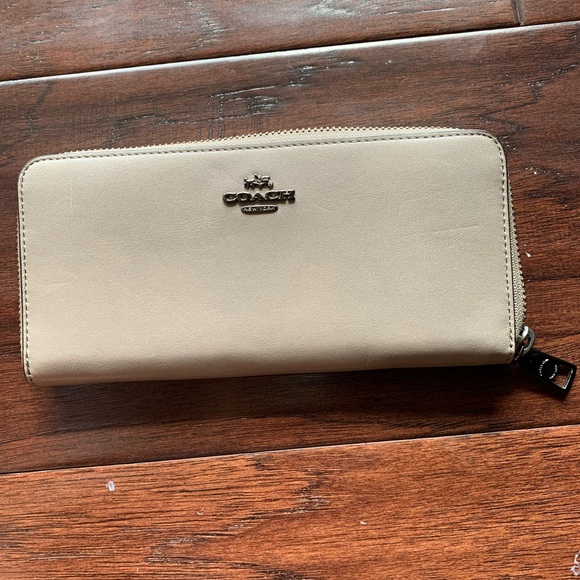 Coach Handbags - Coach Wallet